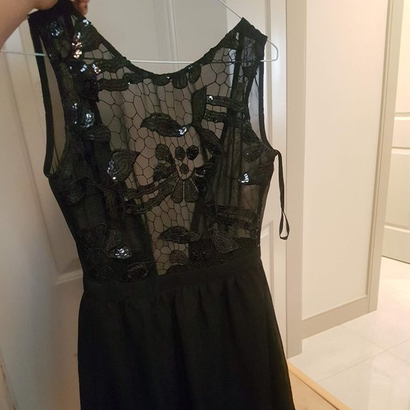 Beautiful black dress - Picture 1 of 2